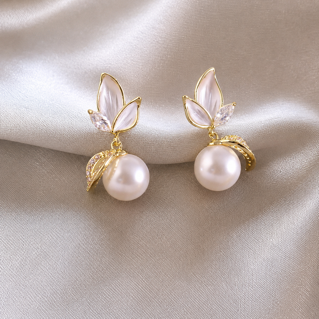 Pearl studs earrings