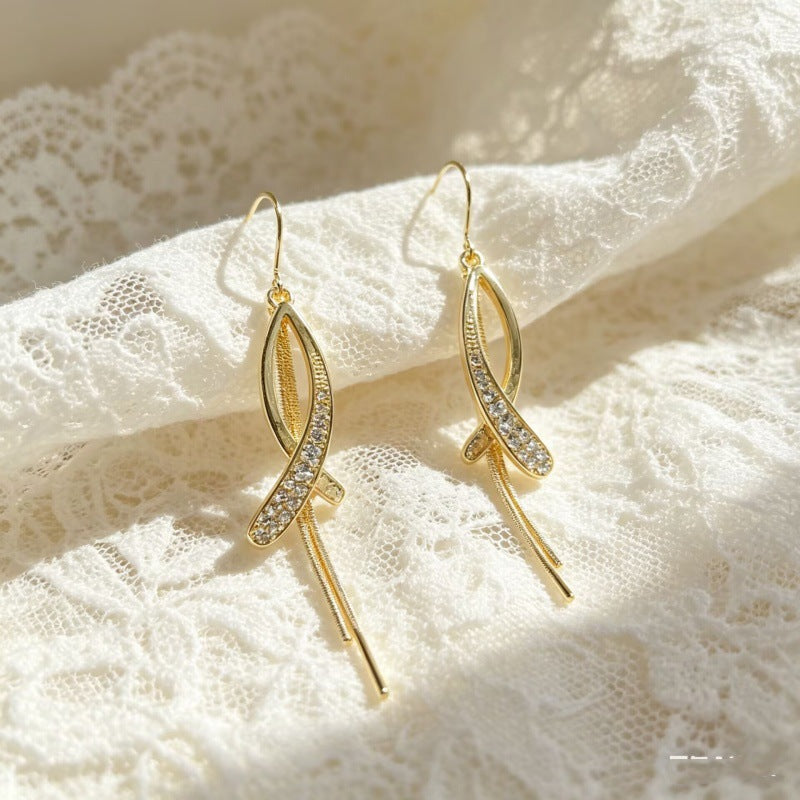 Dangle earrings