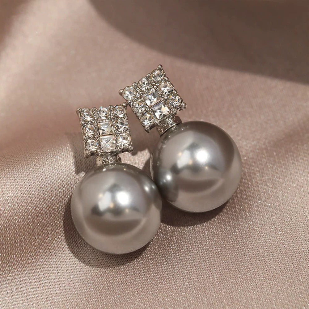 Pearl studs earrings