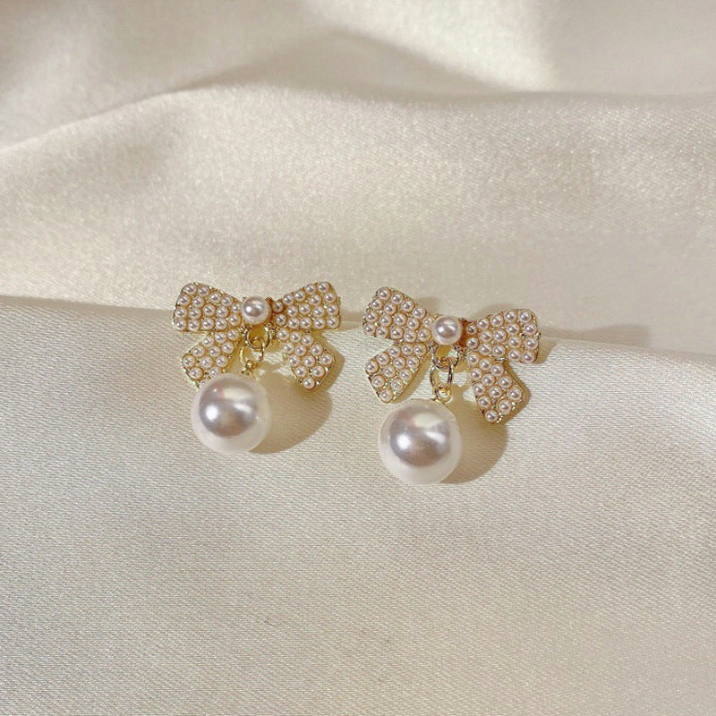 Pearl studs earrings