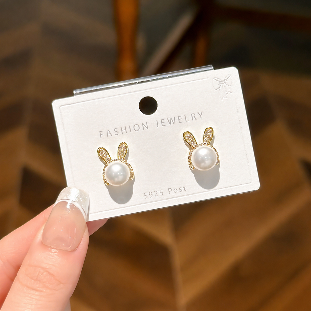 Pearl studs earrings