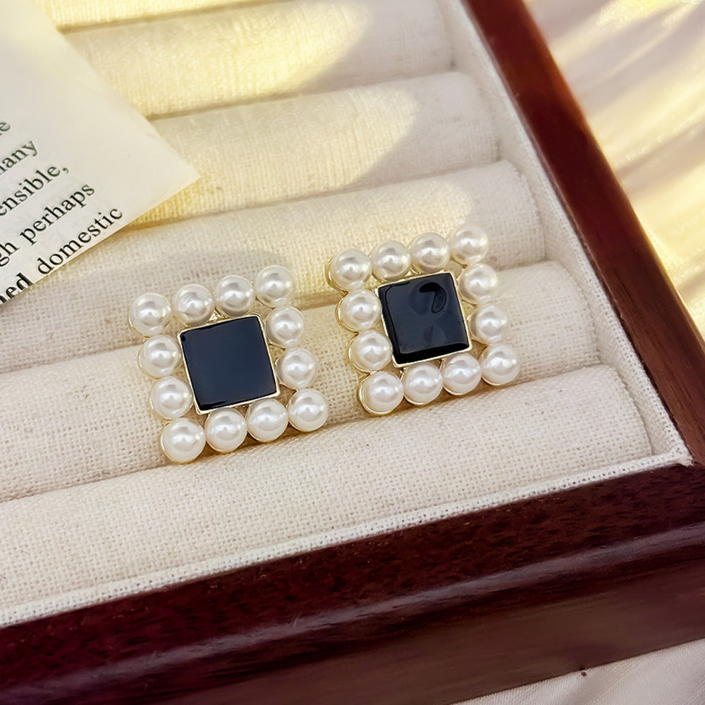 Pearl studs earrings