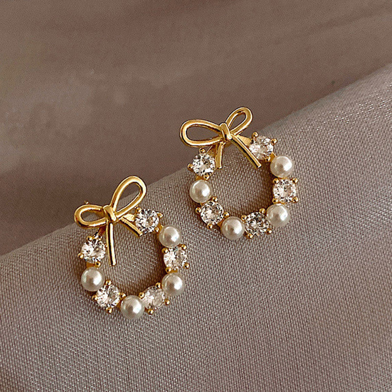 Pearl studs earrings