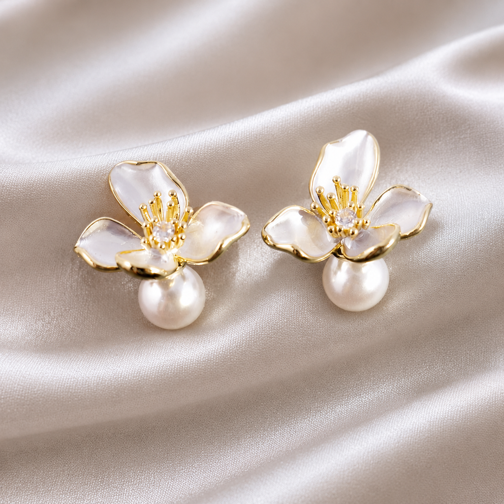 Pearl studs earrings