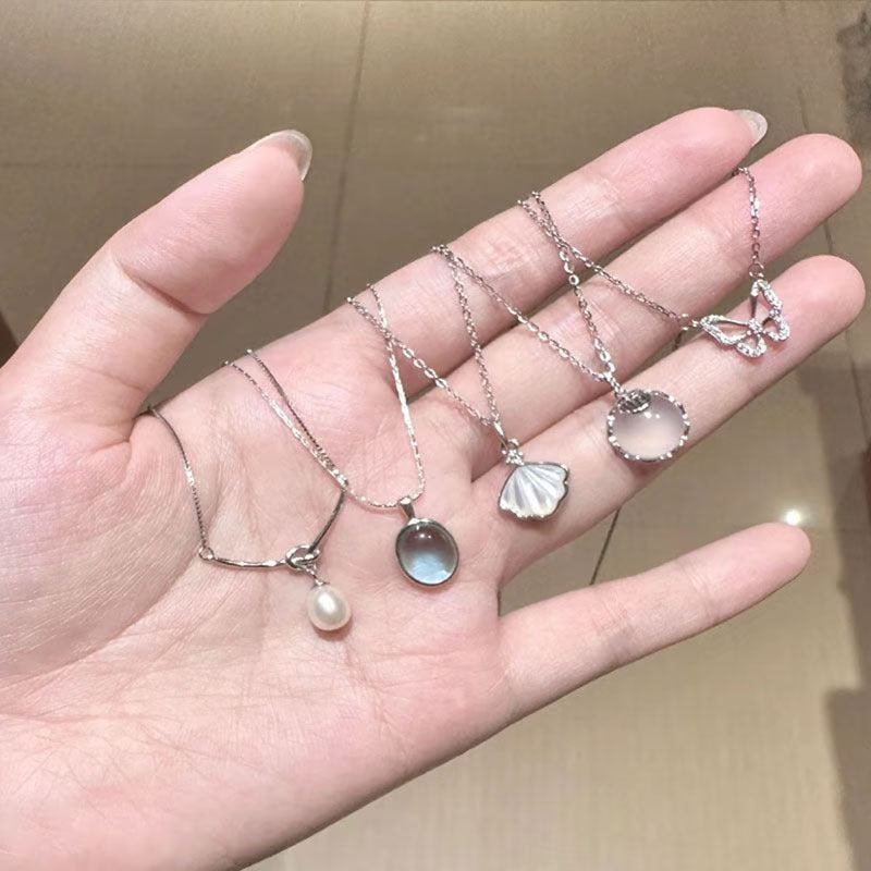 Delicate necklace