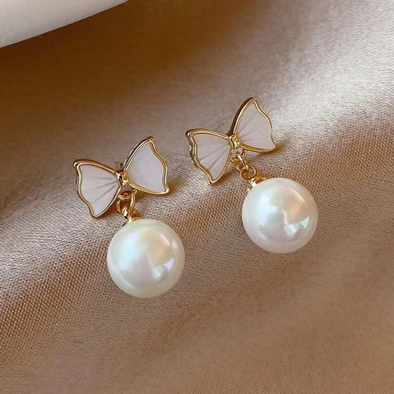 Pearl studs earrings
