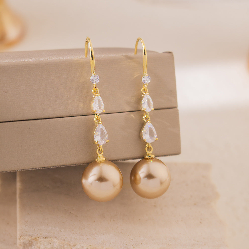Pearl studs earrings