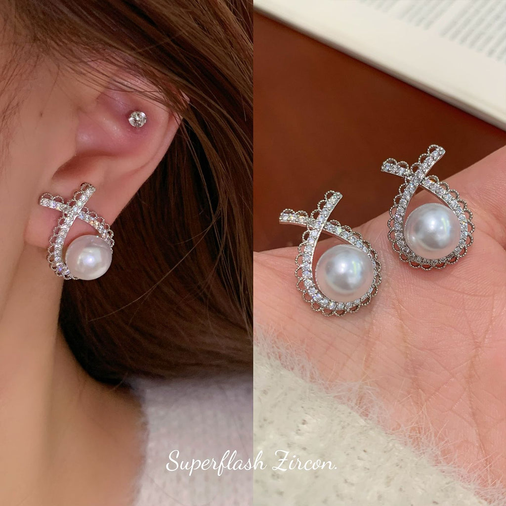 Pearl studs earrings