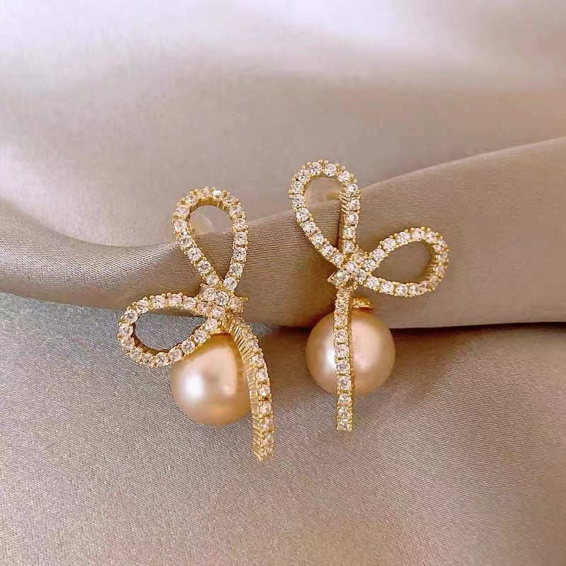 Pearl studs earrings